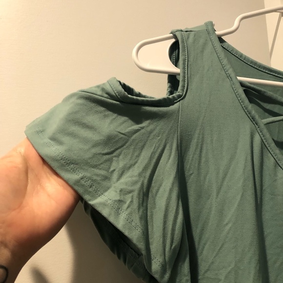 White Birch Medium Cold Shoulder Top - Picture 3 of 7